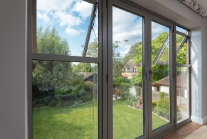 TOP HUNG WINDOW